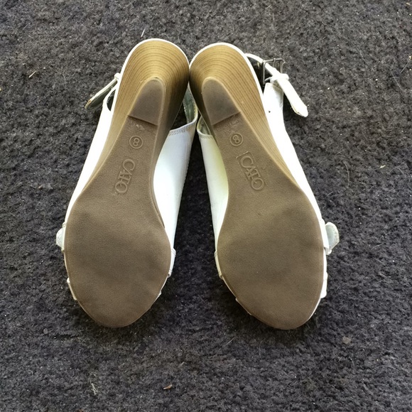 Beautiful white wedge shoes - Picture 5 of 8